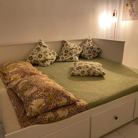 Apartment Flowers In Rom