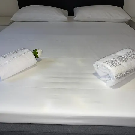 Flowers In Apartment Rom